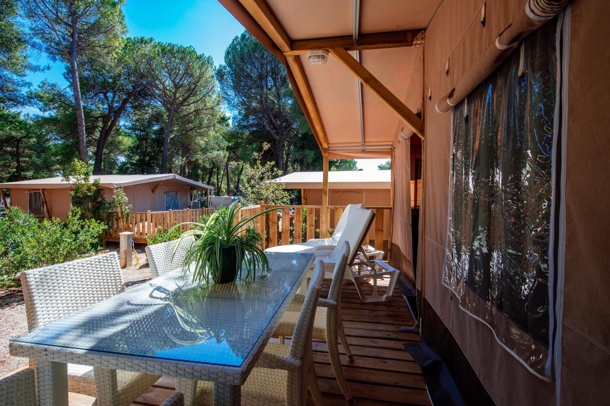 Zaton Holiday Resort Glamping Tents Nin Dış mekan fotoğraf