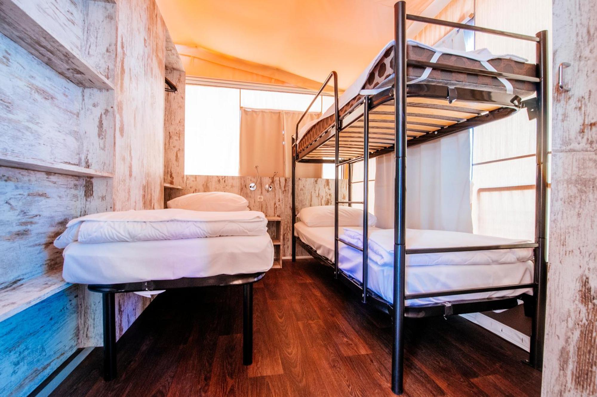 Zaton Holiday Resort Glamping Tents Nin Oda fotoğraf